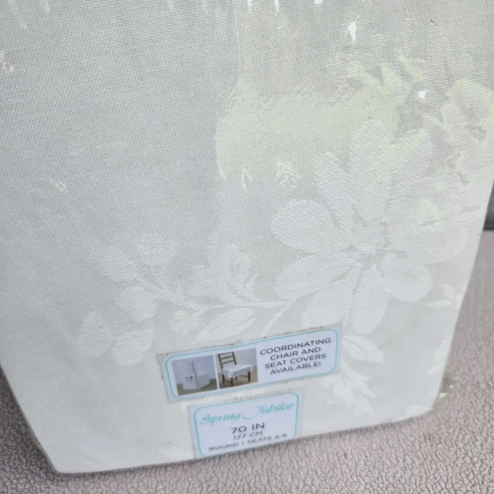 Town & Country Spring Jubilee Damask 70